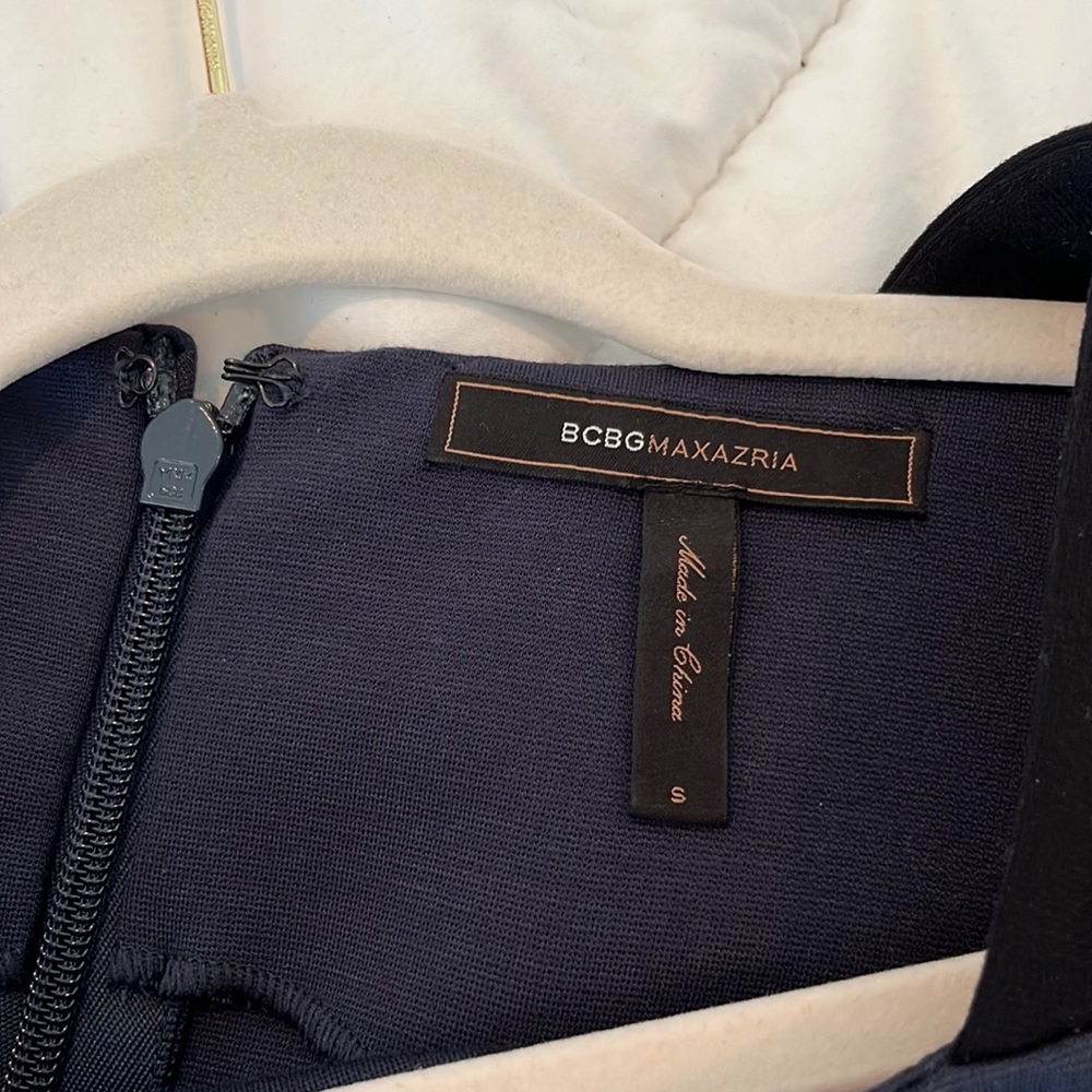 Navy and black BCBGMAXAZRIA fitted dress - Picture 3 of 3